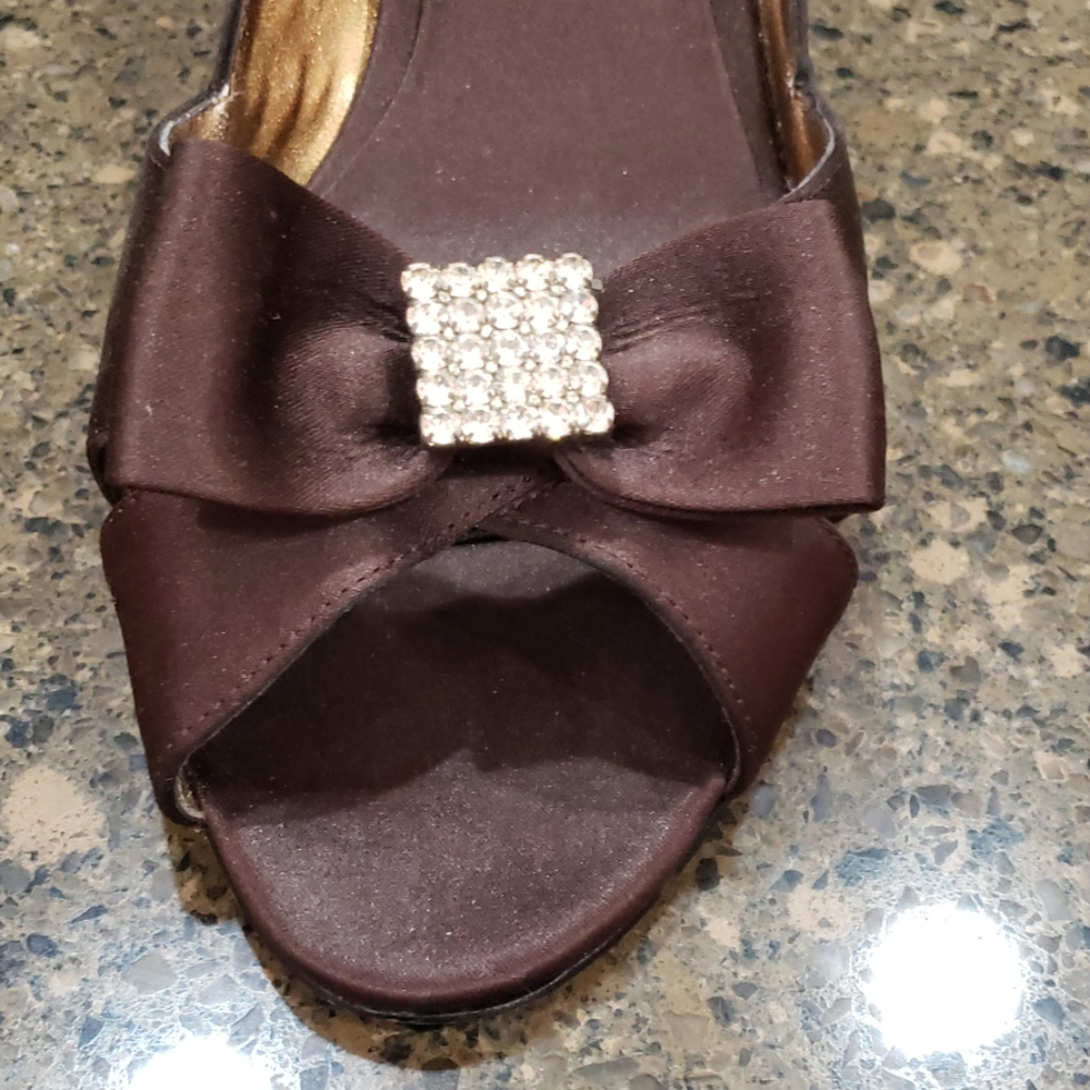 Shoes - Picture 2 of 4
